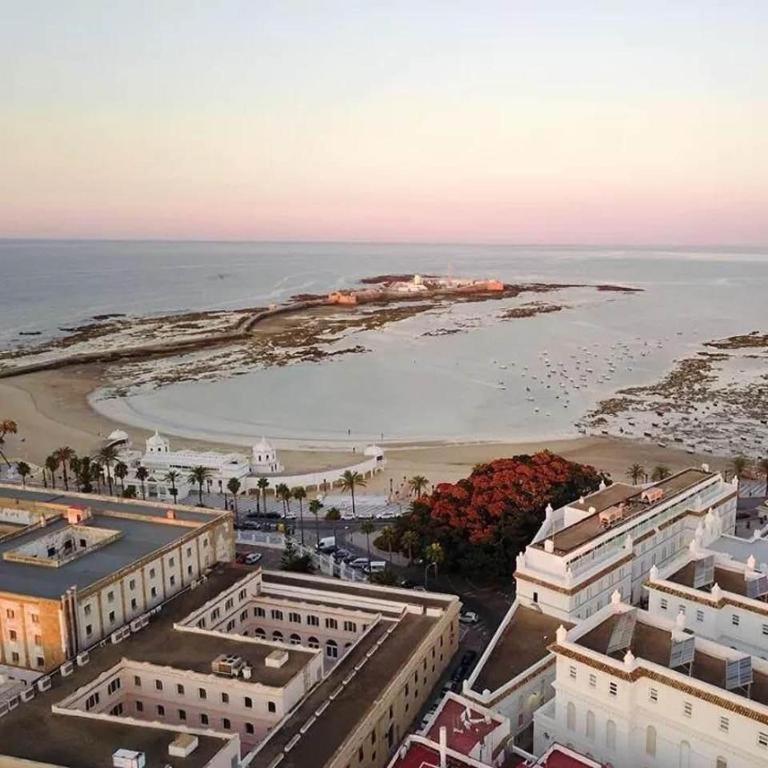 Caleta Dreams. Apartamento A Estrenar. A 60 Metros Playa كاديز المظهر الخارجي الصورة