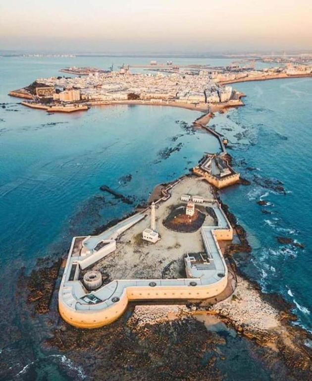 Caleta Dreams. Apartamento A Estrenar. A 60 Metros Playa كاديز المظهر الخارجي الصورة